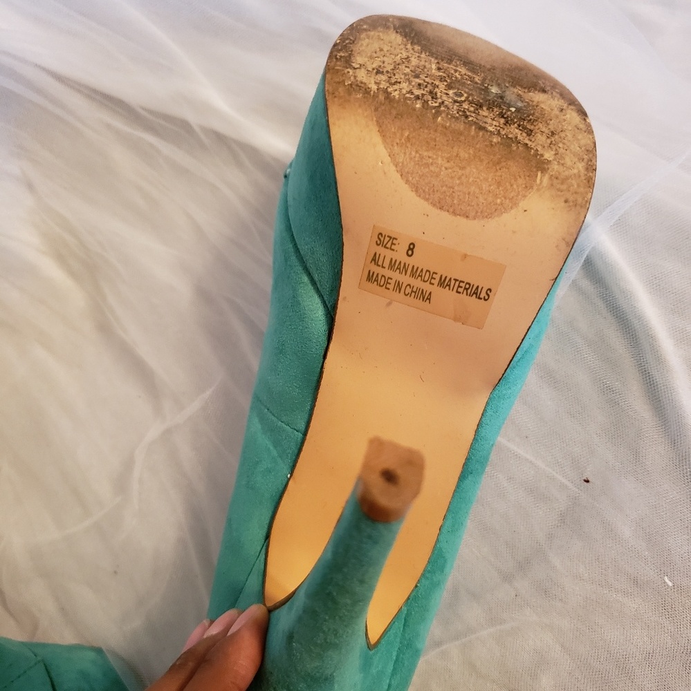 shoes - Picture 3 of 4